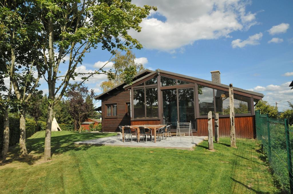 Arbre Dresse Villa Somme-Leuze Екстериор снимка