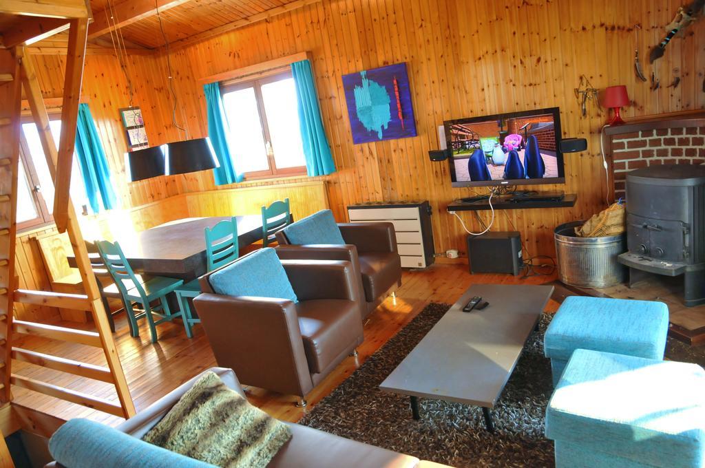 Arbre Dresse Villa Somme-Leuze Екстериор снимка